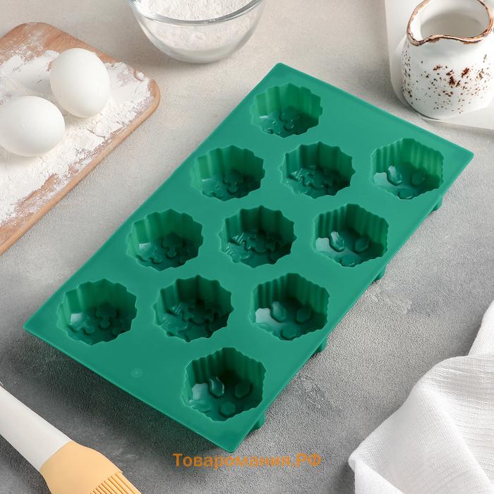Форма силиконовая для выпечки «Снежинка», 30×17,5 см, 11 ячеек, цвет салатовый